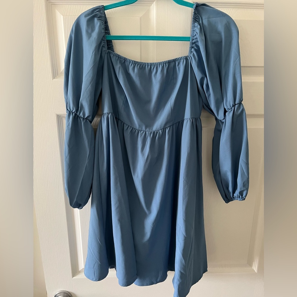 Blue Amazon dress with sleeves